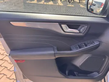 Ford Kuga 2.5 Duratec HEV 190HP TITANIUM CVT