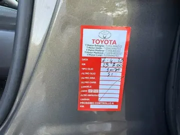 TOYOTA TOYOTA Hilux 2.4 D A T 4WD Double Cab Invincible