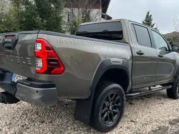 TOYOTA Hilux 2.8 D-4D 4X4 DOUBLE INVINCIBLE NET  47490