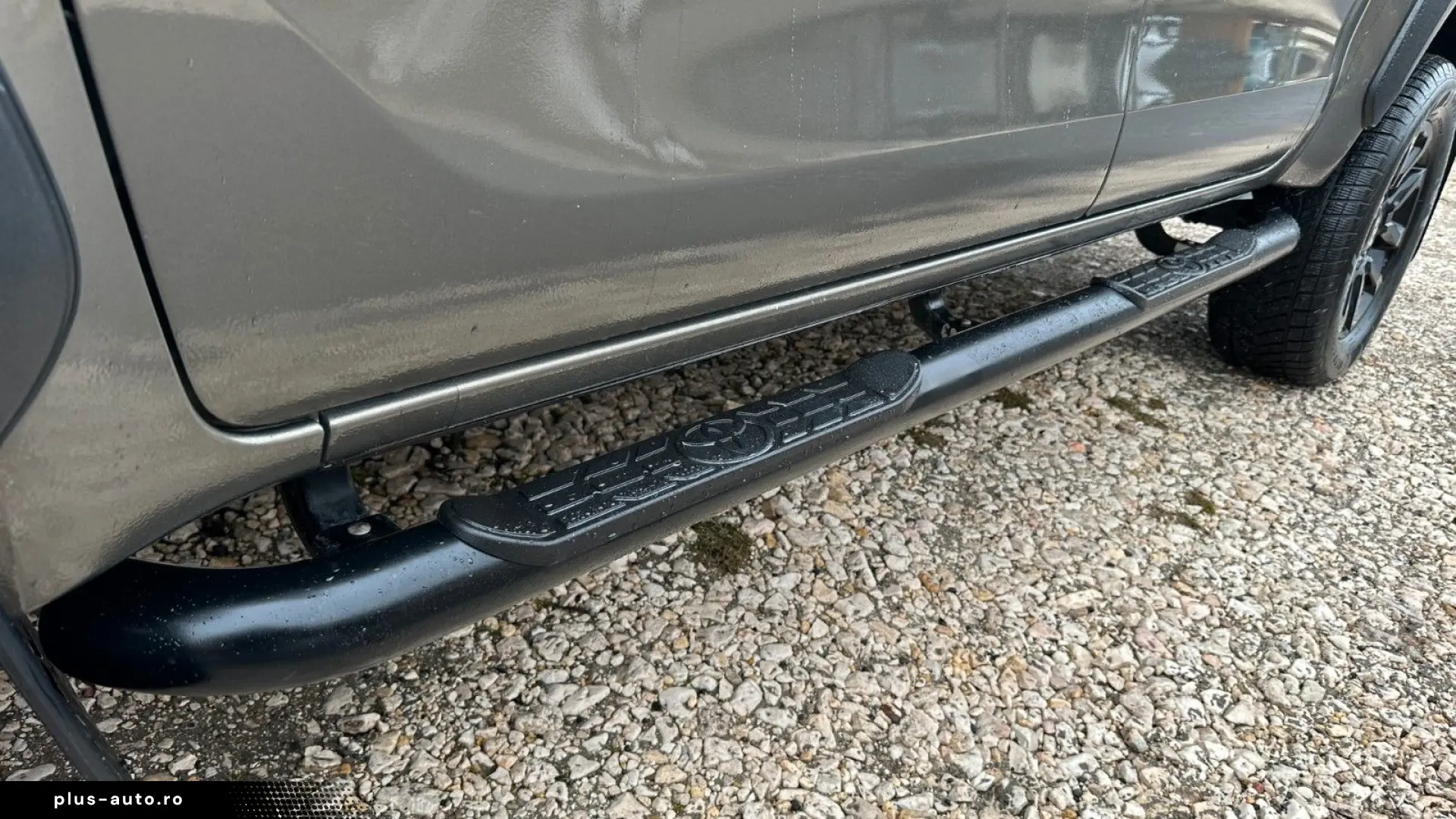 TOYOTA Hilux 2.8 D-4D 4X4 DOUBLE INVINCIBLE NET  47490