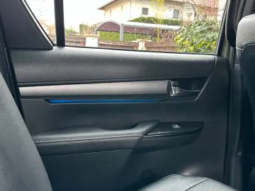 TOYOTA Hilux 2.8 D-4D 4X4 DOUBLE INVINCIBLE NET  47490