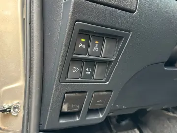 TOYOTA Hilux 2.8 D-4D 4X4 DOUBLE INVINCIBLE NET  47490