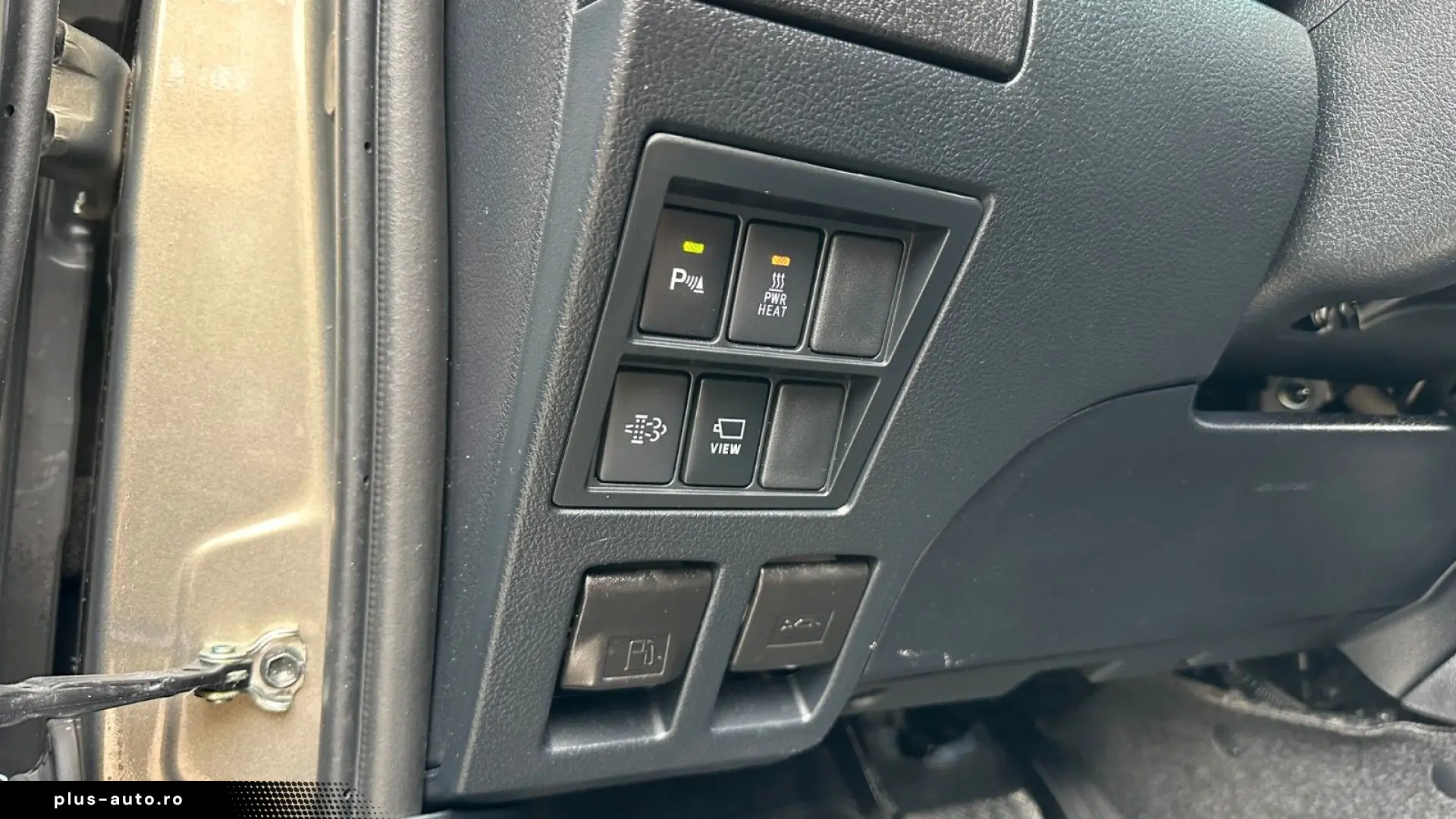 TOYOTA Hilux 2.8 D-4D 4X4 DOUBLE INVINCIBLE NET  47490