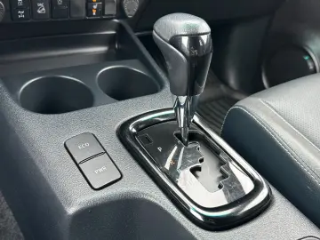 TOYOTA Hilux 2.8 D-4D 4X4 DOUBLE INVINCIBLE NET  47490