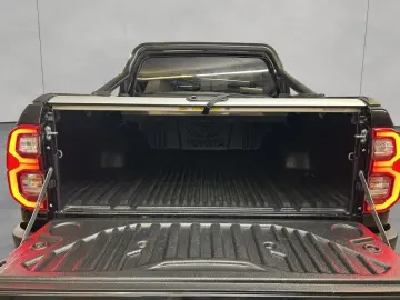 TOYOTA HiLux 4x4 Double Cab Autm. Invincible