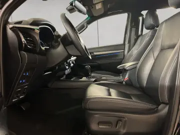 TOYOTA HiLux 4x4 Double Cab Autm. Invincible