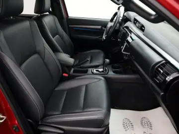 TOYOTA Hilux Invincible ACC Rollo el.AHK Garantie 2028