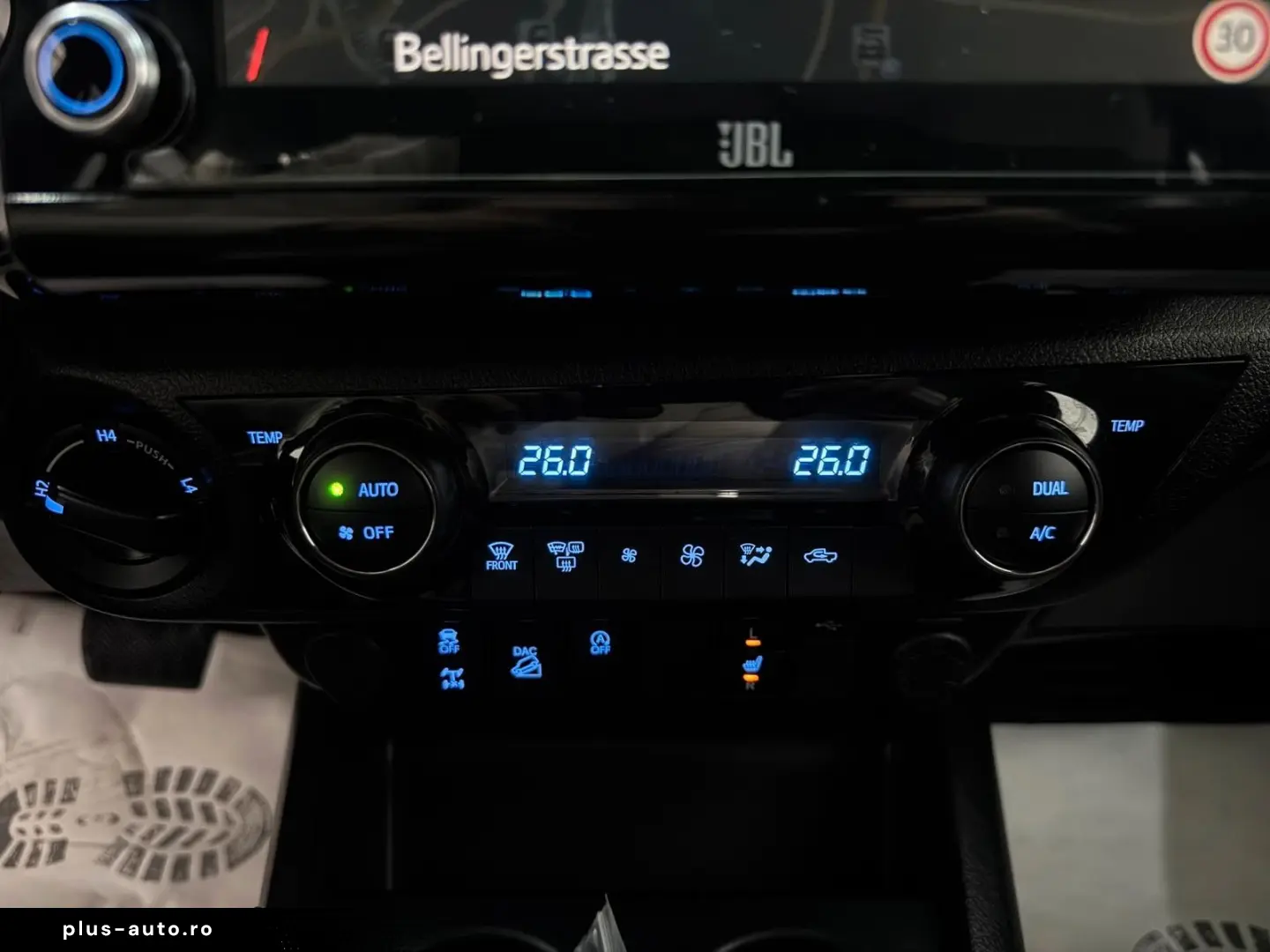 TOYOTA Hilux Invincible ACC Rollo el.AHK Garantie 2028