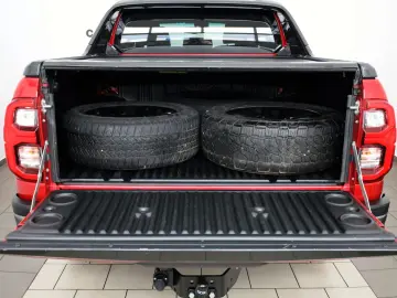 TOYOTA Hilux Invincible ACC Rollo el.AHK Garantie 2028