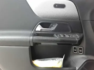 MERCEDES-BENZ GLA 250 e 8G-DCT Style Navi