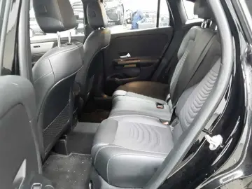 MERCEDES-BENZ GLA 250 e 8G-DCT Style Navi