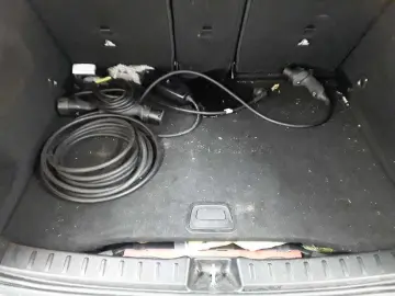 MERCEDES-BENZ GLA 250 e 8G-DCT Style Navi