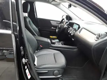 MERCEDES-BENZ GLA 250 e 8G-DCT Style Navi