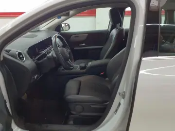 MERCEDES-BENZ GLA 250 e 8G-DCT Style BusiP LED SHZ