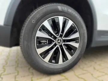 MERCEDES-BENZ GLA 250 e Style MBUX LED PDC Kam Apple