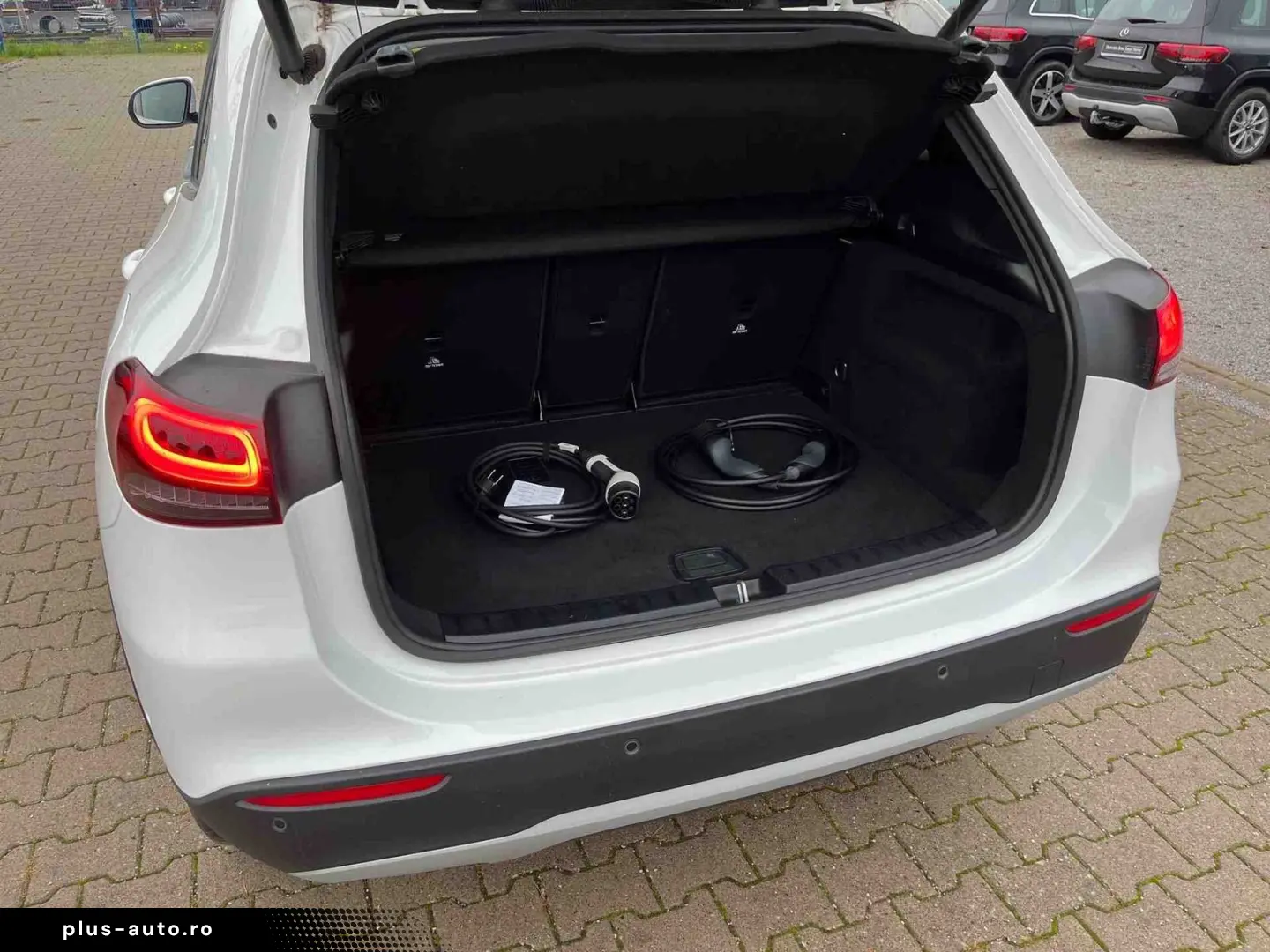 MERCEDES-BENZ GLA 250 e Style MBUX LED PDC Kam Apple