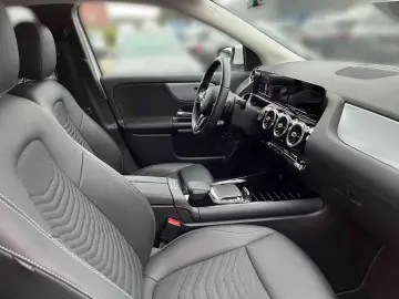 MERCEDES-BENZ GLA 250 e Style MBUX LED PDC Kam Apple