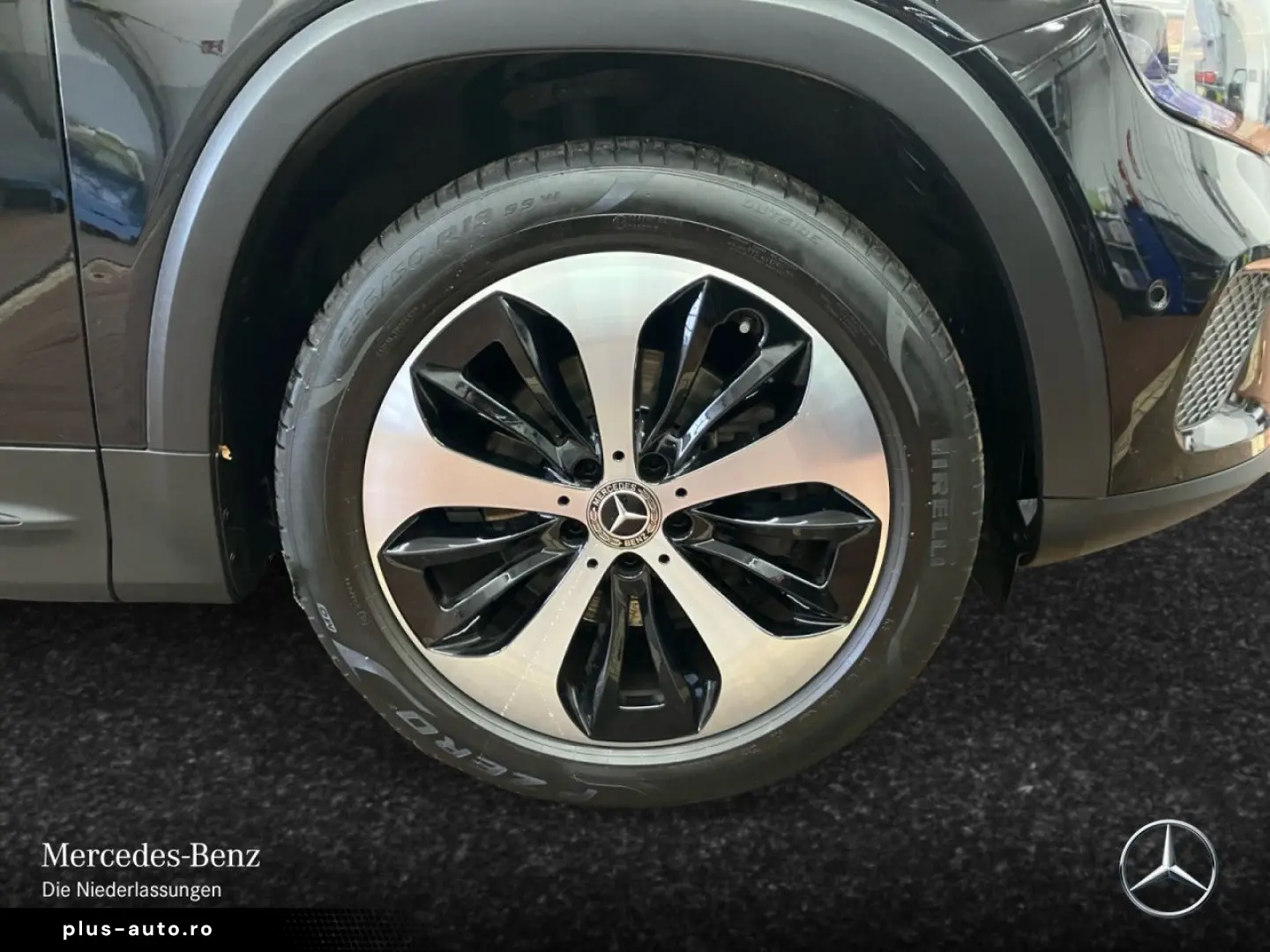 MERCEDES-BENZ GLB 200