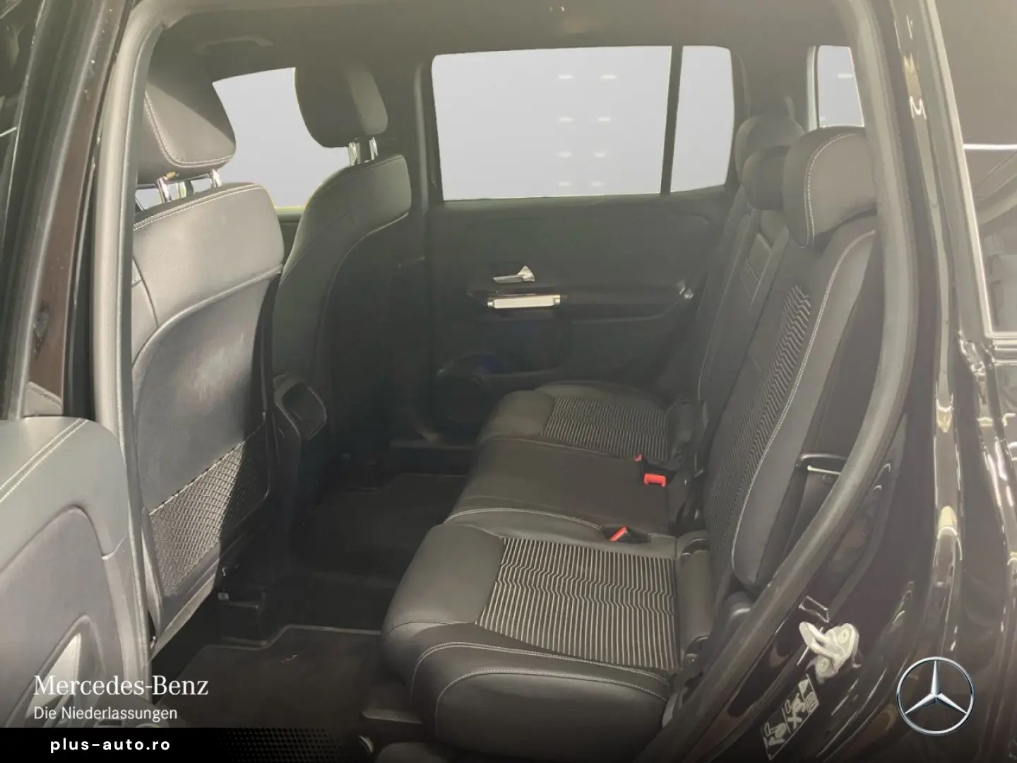 MERCEDES-BENZ GLB 200