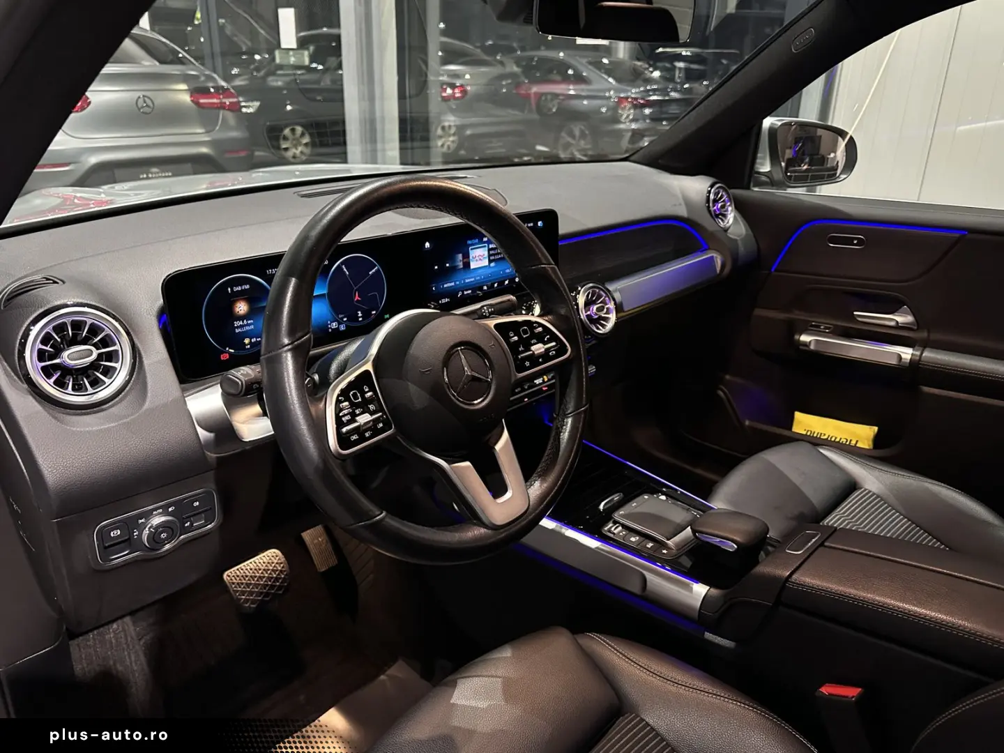 MERCEDES-BENZ GLB 200