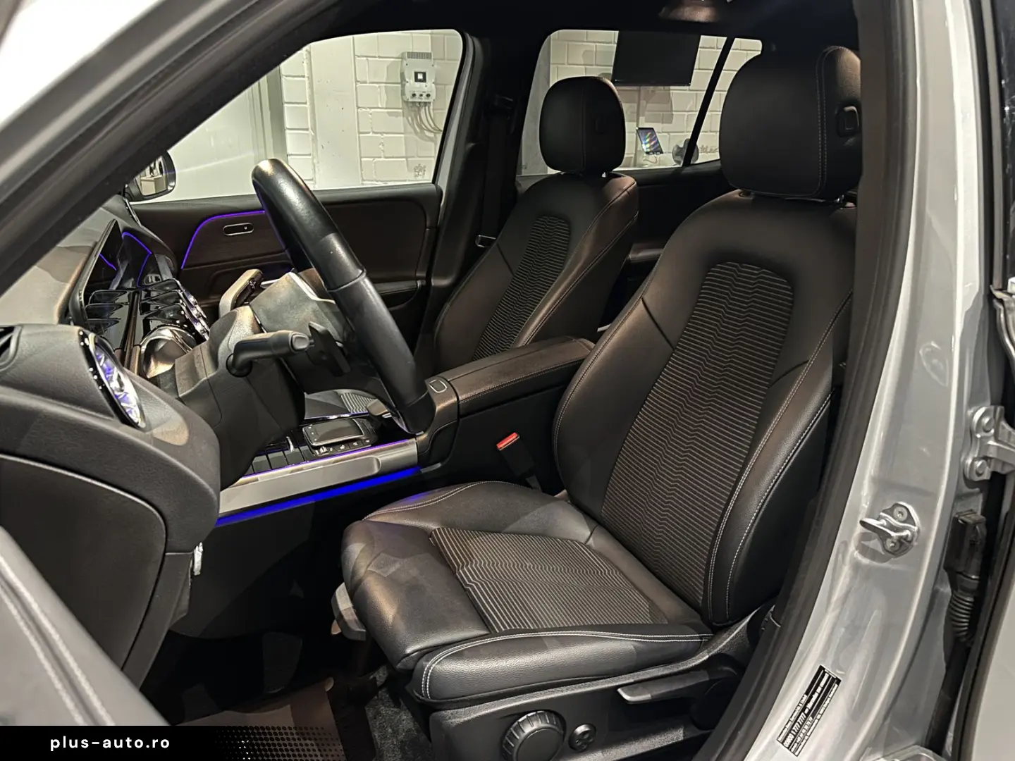 MERCEDES-BENZ GLB 200