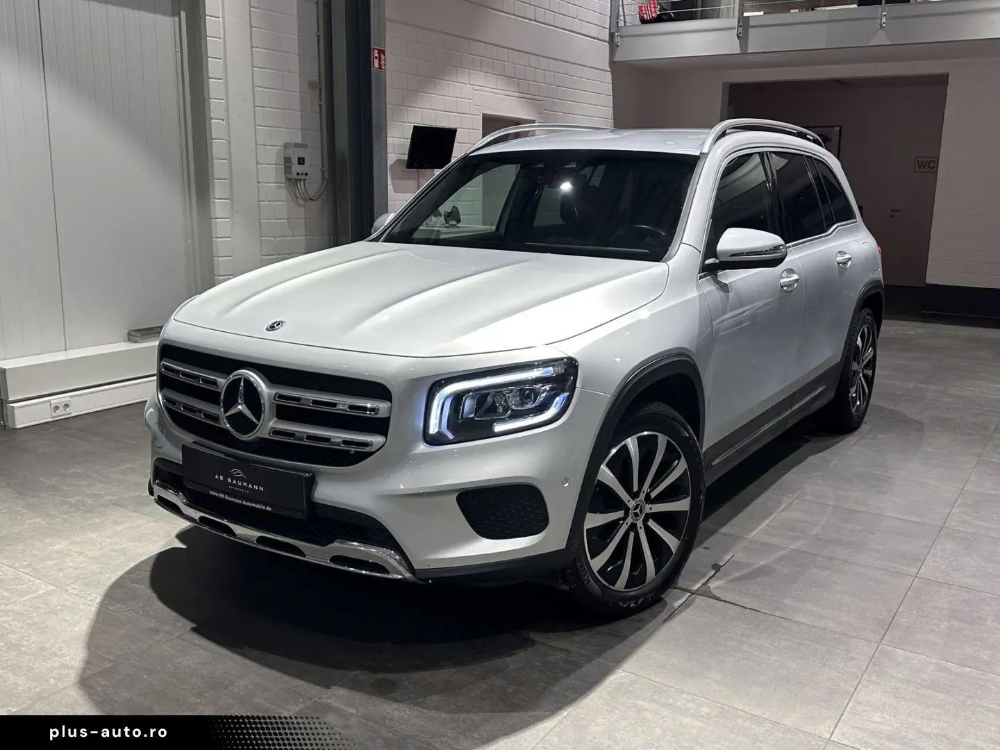 MERCEDES-BENZ GLB 200