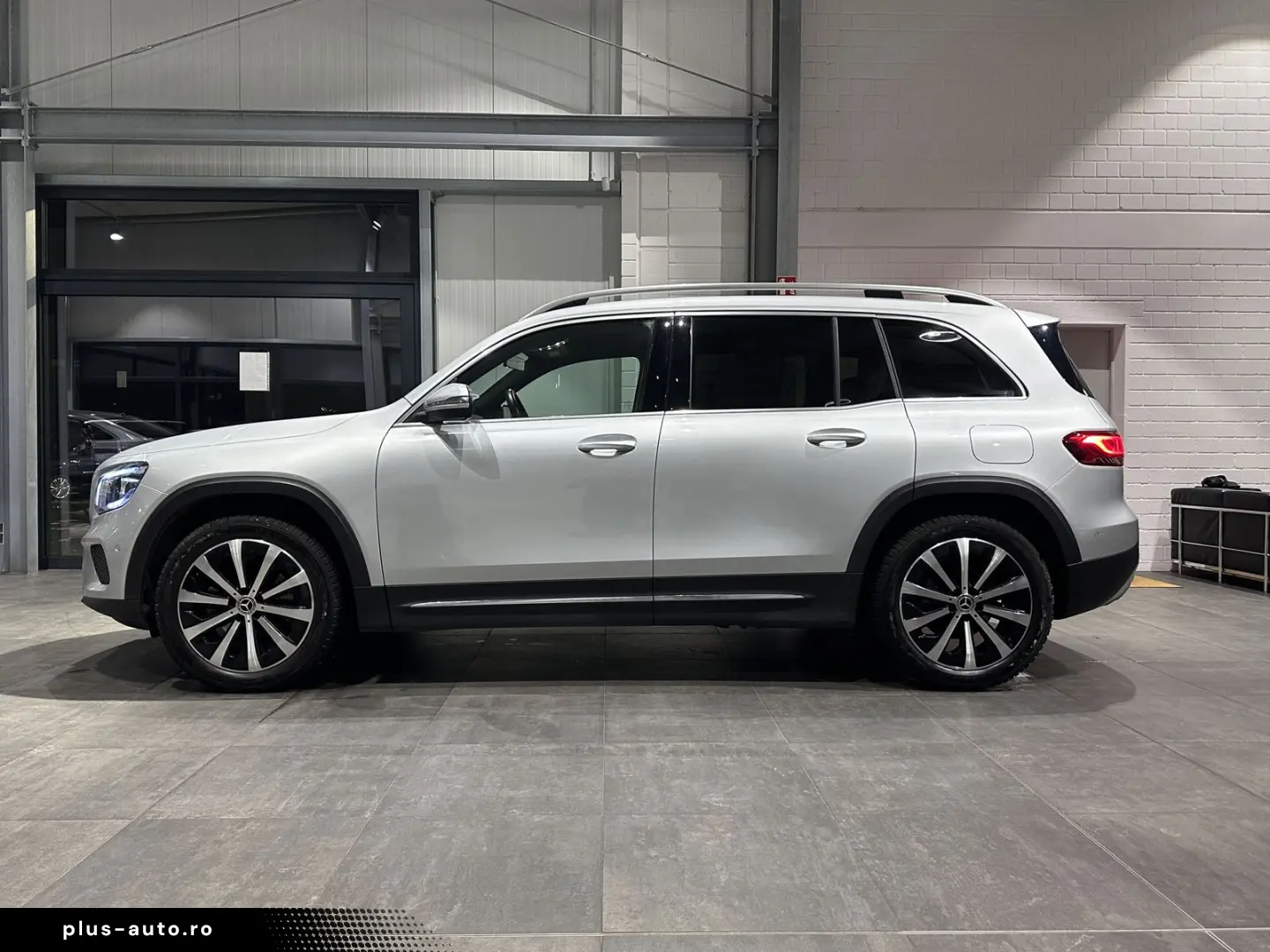 MERCEDES-BENZ GLB 200