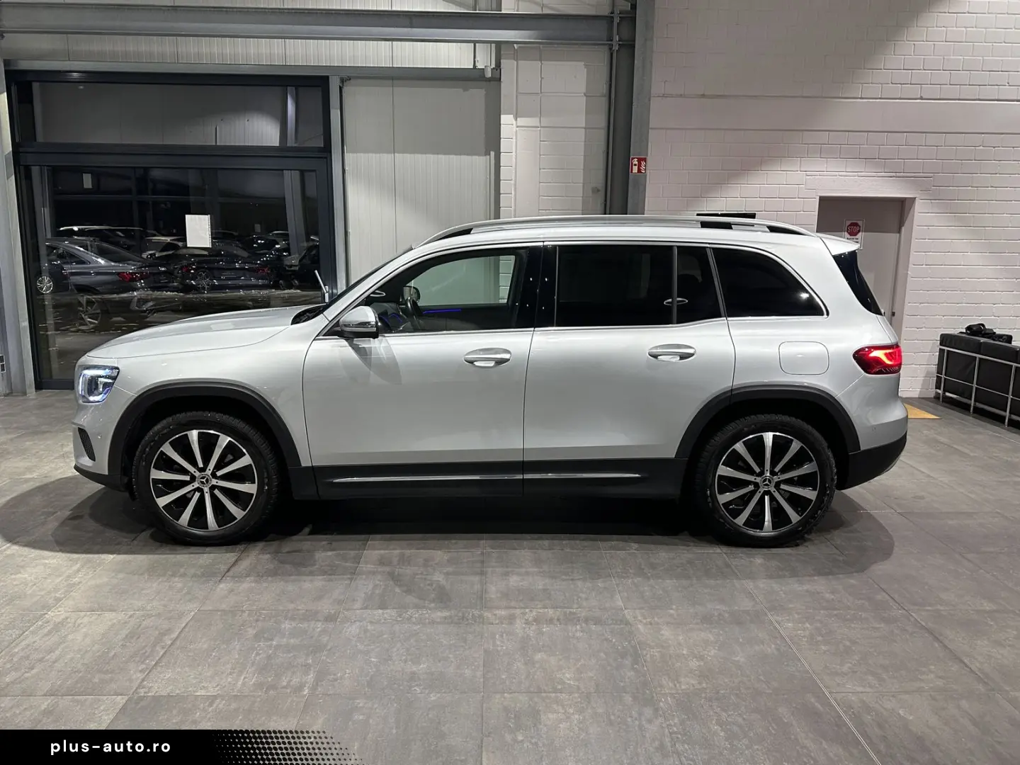 MERCEDES-BENZ GLB 200