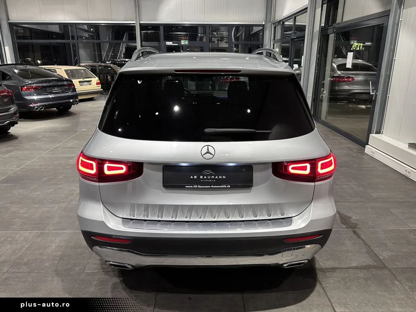 MERCEDES-BENZ GLB 200