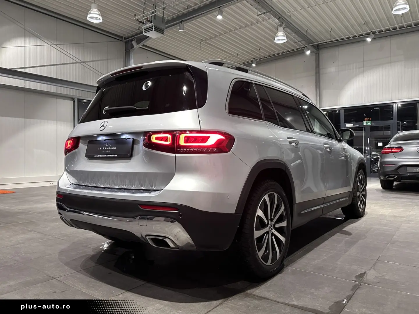 MERCEDES-BENZ GLB 200