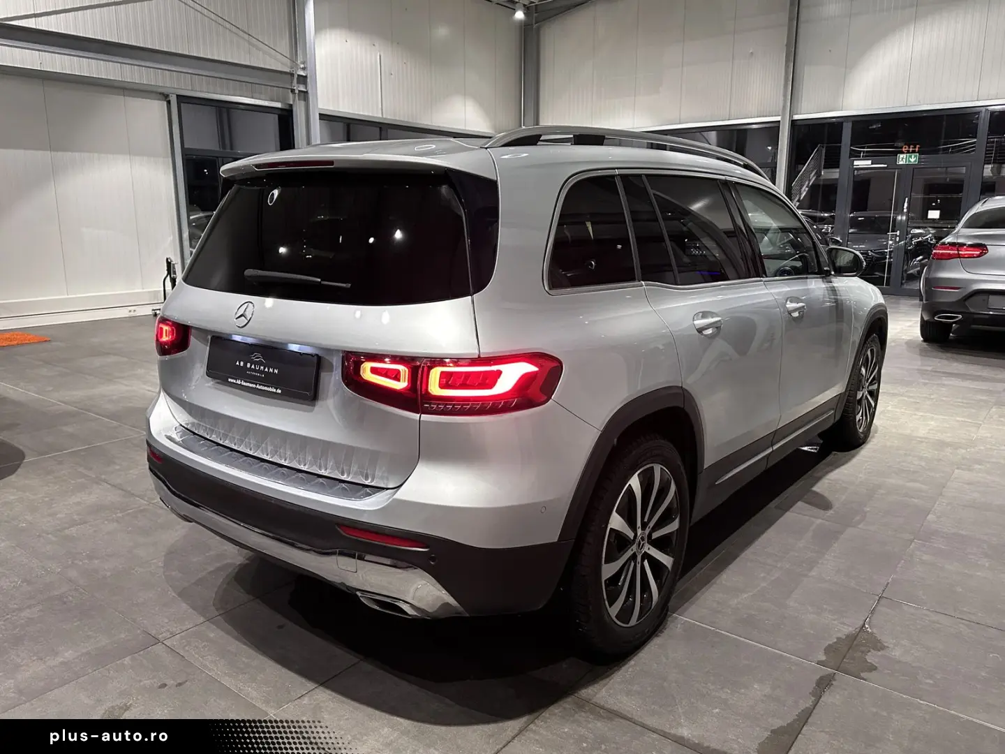 MERCEDES-BENZ GLB 200