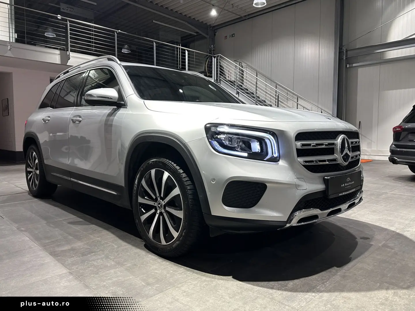 MERCEDES-BENZ GLB 200