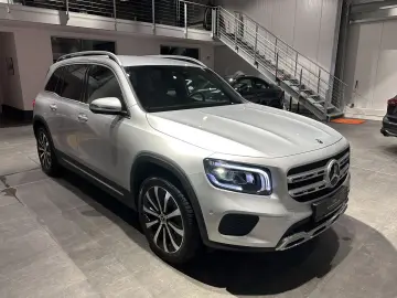MERCEDES-BENZ GLB 200