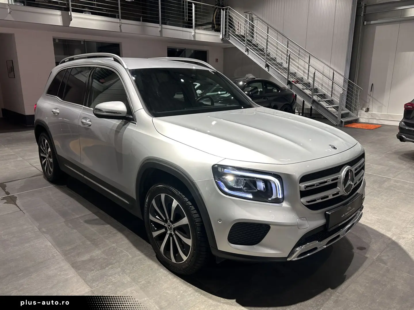 MERCEDES-BENZ GLB 200