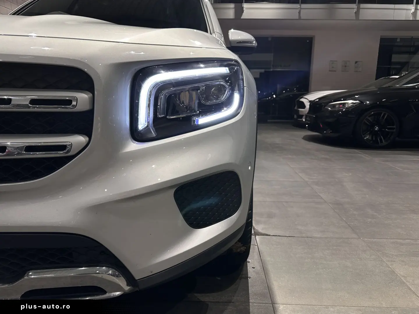 MERCEDES-BENZ GLB 200