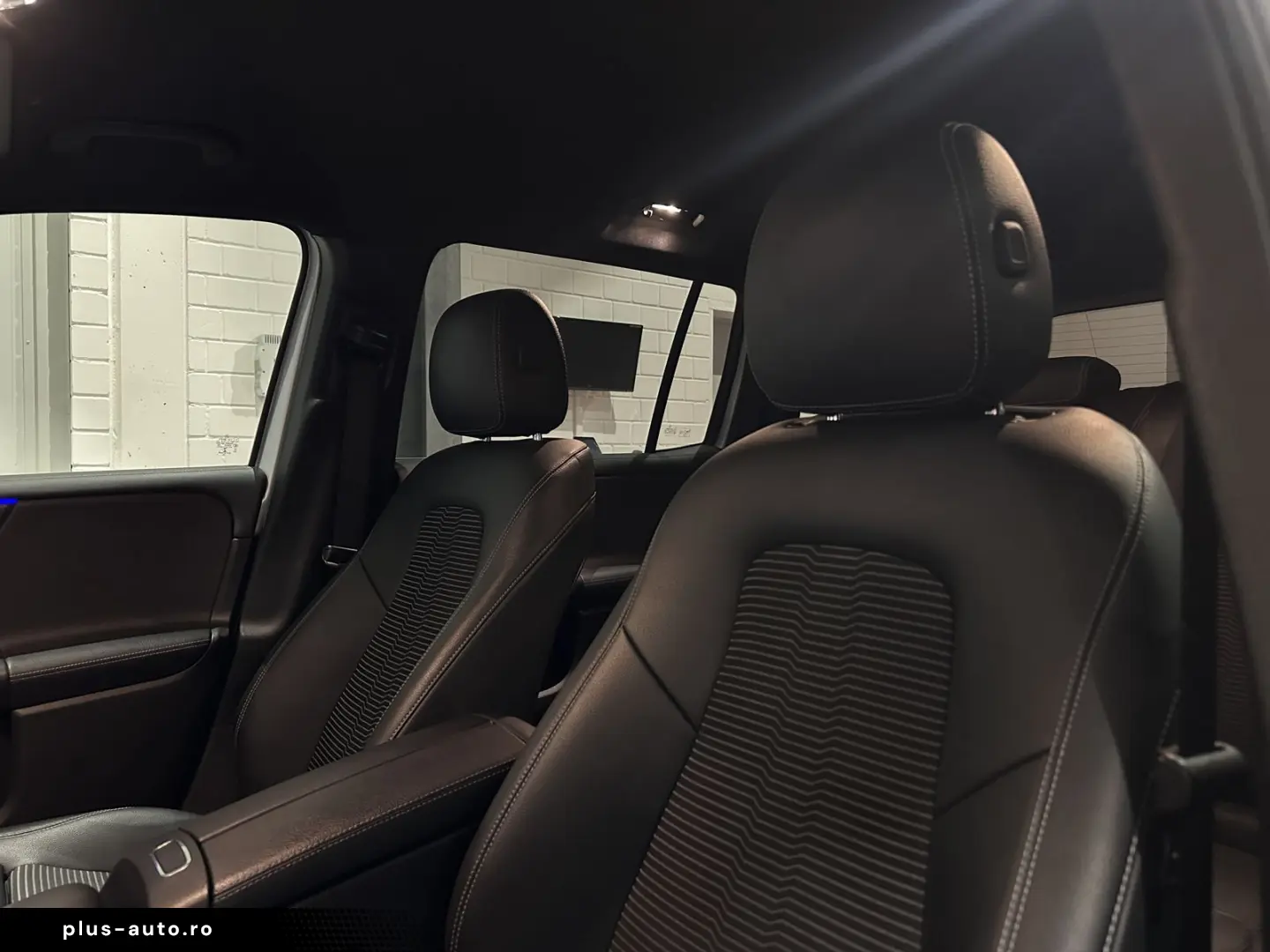 MERCEDES-BENZ GLB 200