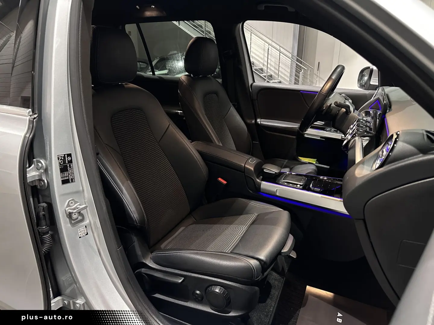 MERCEDES-BENZ GLB 200