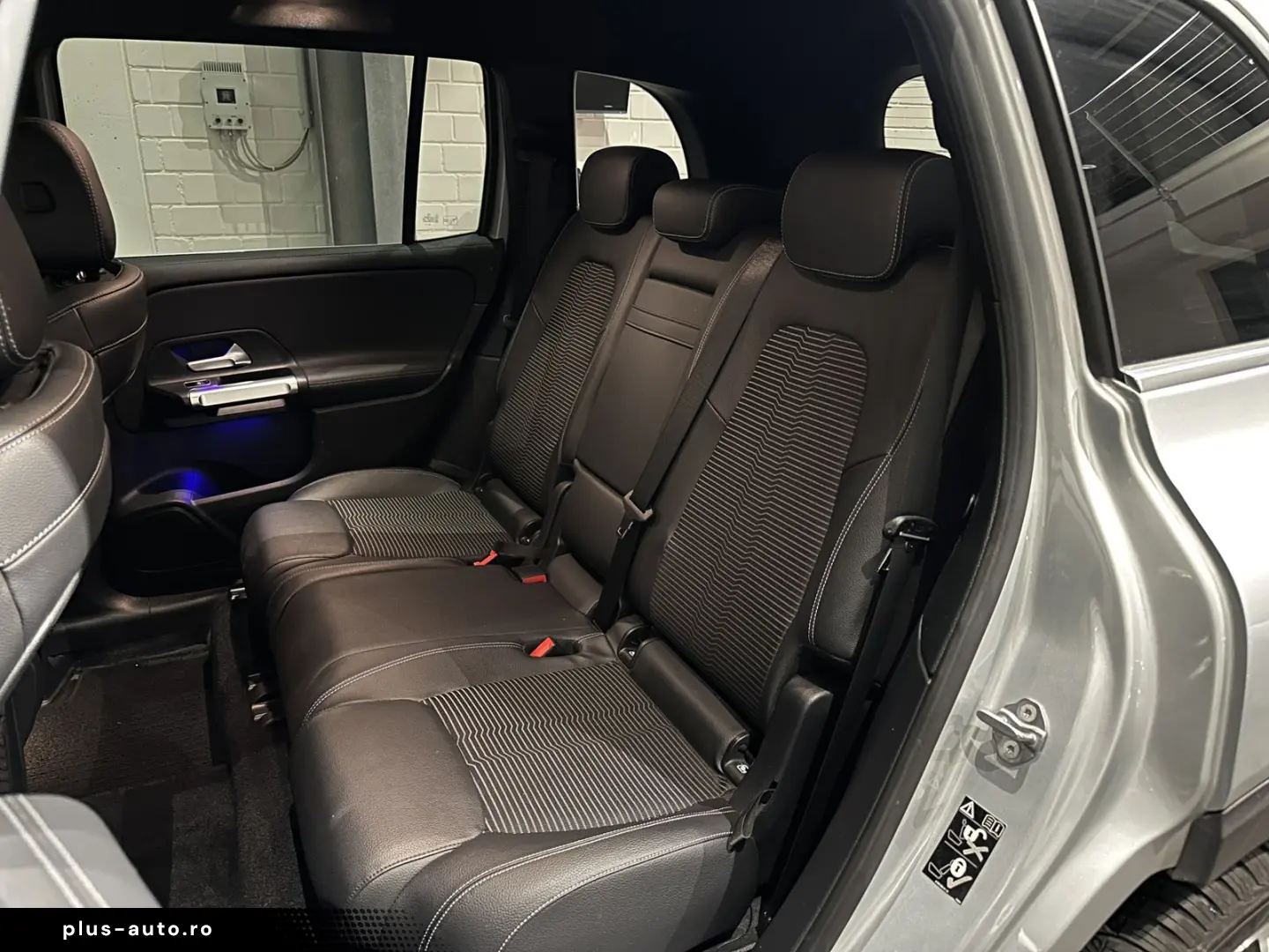 MERCEDES-BENZ GLB 200