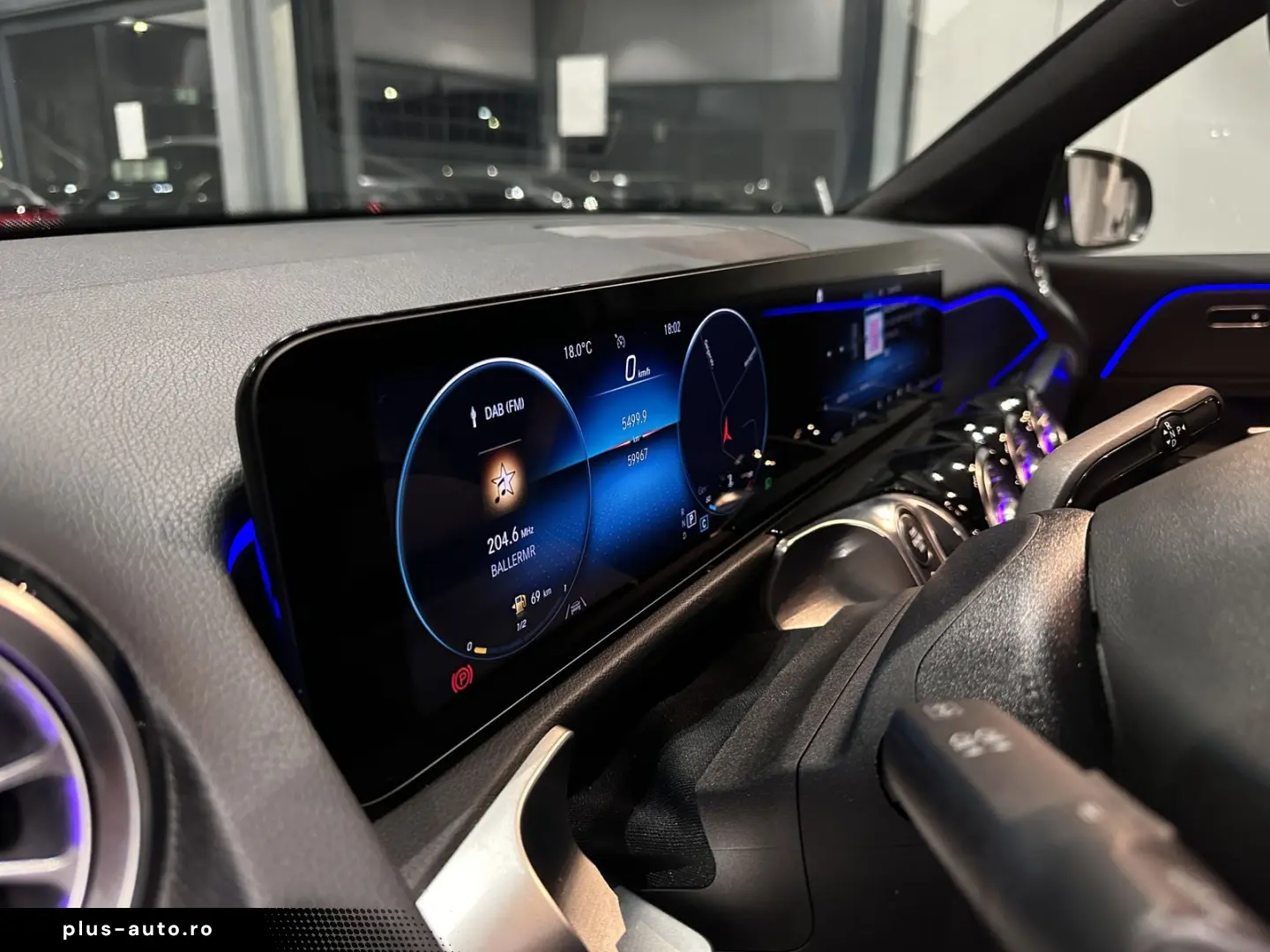 MERCEDES-BENZ GLB 200