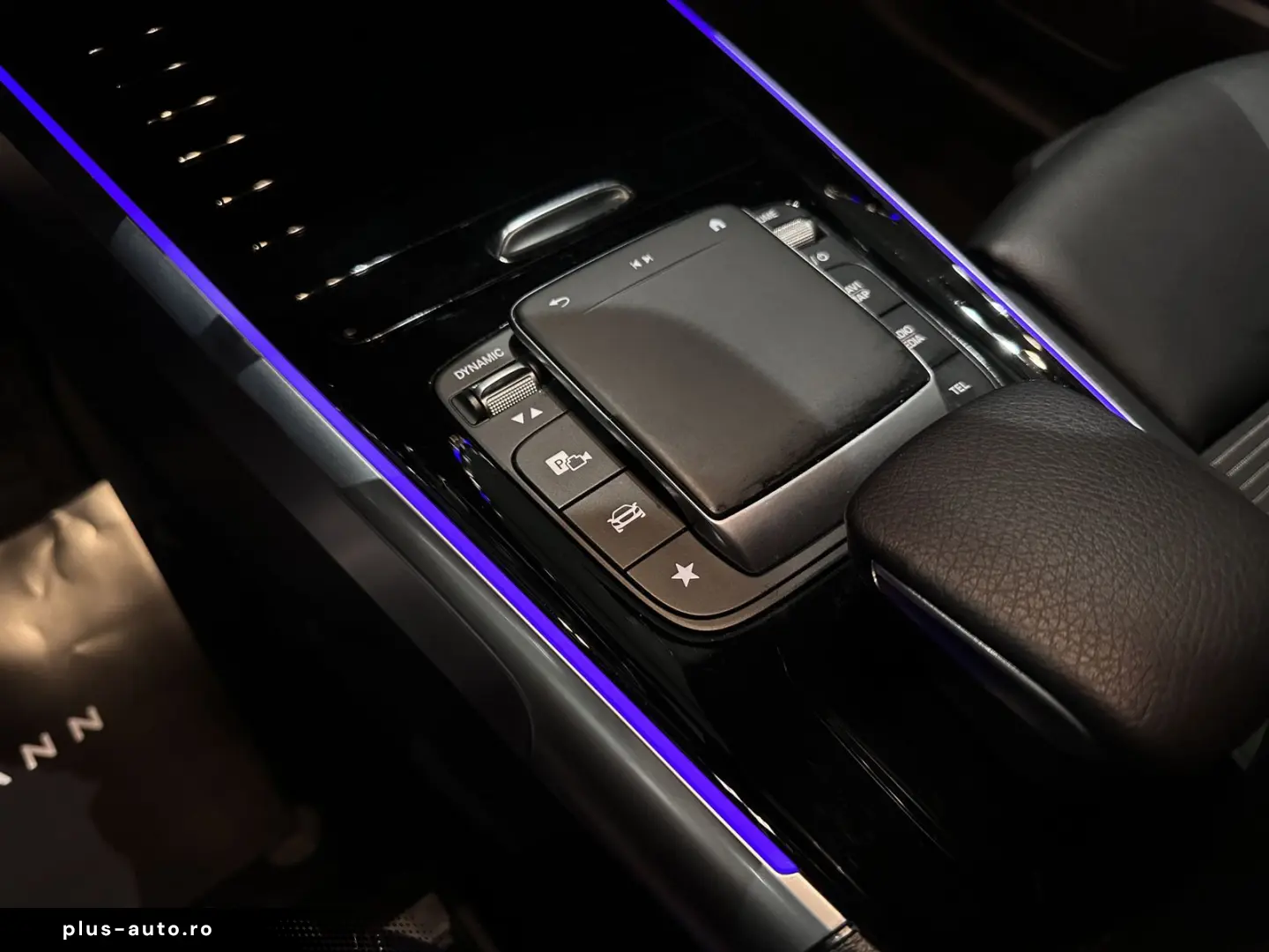 MERCEDES-BENZ GLB 200