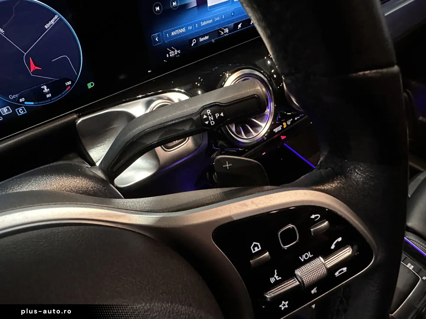 MERCEDES-BENZ GLB 200