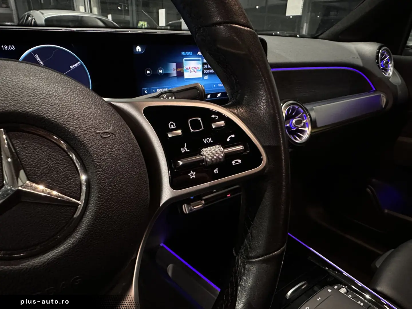 MERCEDES-BENZ GLB 200