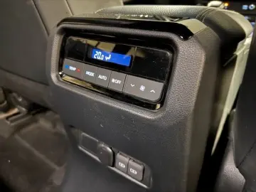 TOYOTA Land Cruiser 2.8 D-4D 4WD Executive Automatik