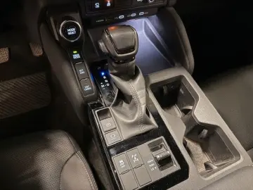 TOYOTA Land Cruiser 2.8 D-4D 4WD Executive Automatik