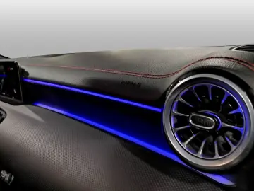 MERCEDES-BENZ AMG CLA 35 4M PREMIUM PANO-SD 360KAM BURMESTER