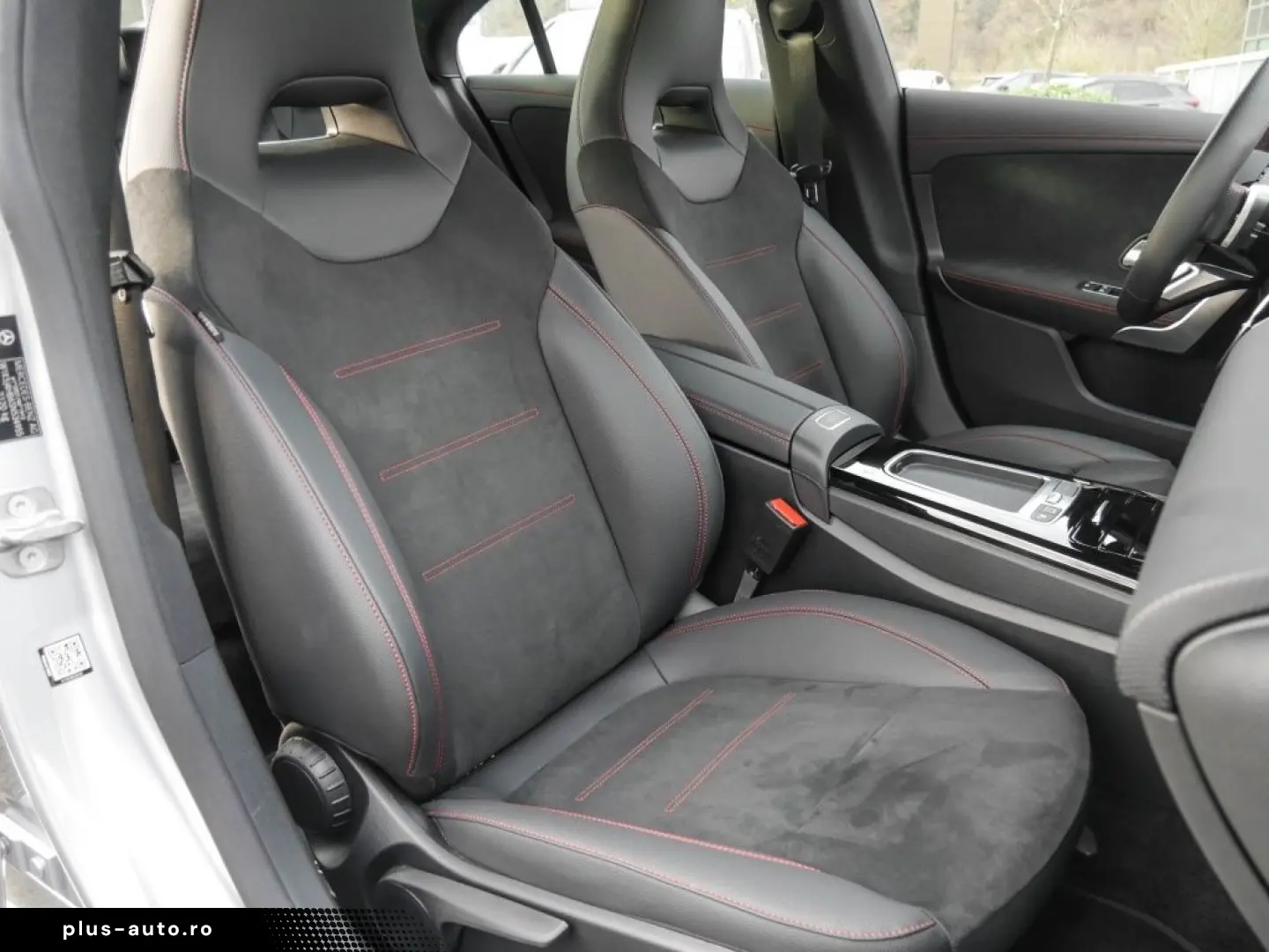 MERCEDES-BENZ CLA 250 4MATIC Coupé AMG MBEAM AMBIENTE MBUX