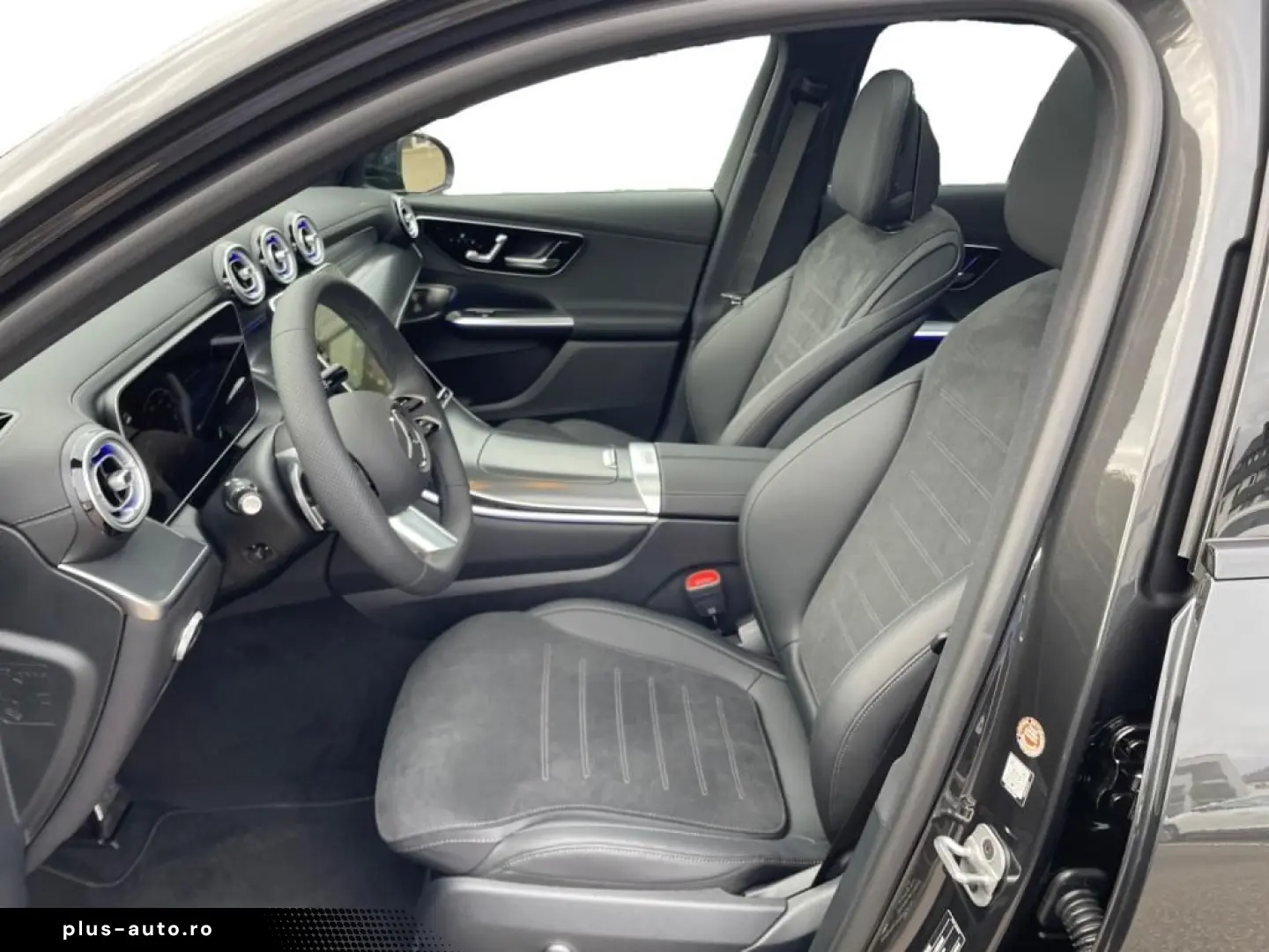 MERCEDES-BENZ GLC 300 e 4M  AMG 19Z Night Pano AHK Fahrass.