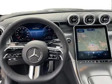 MERCEDES-BENZ GLC 300 e 4M  AMG 19Z Night Pano AHK Fahrass.