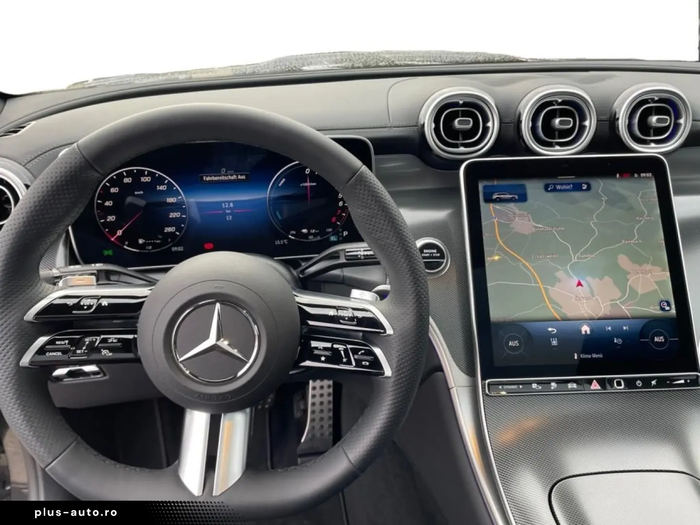 MERCEDES-BENZ GLC 300 e 4M  AMG 19Z Night Pano AHK Fahrass.