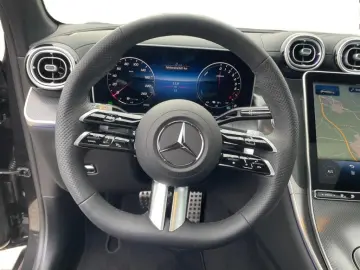 MERCEDES-BENZ GLC 300 e 4M  AMG 19Z Night Pano AHK Fahrass.